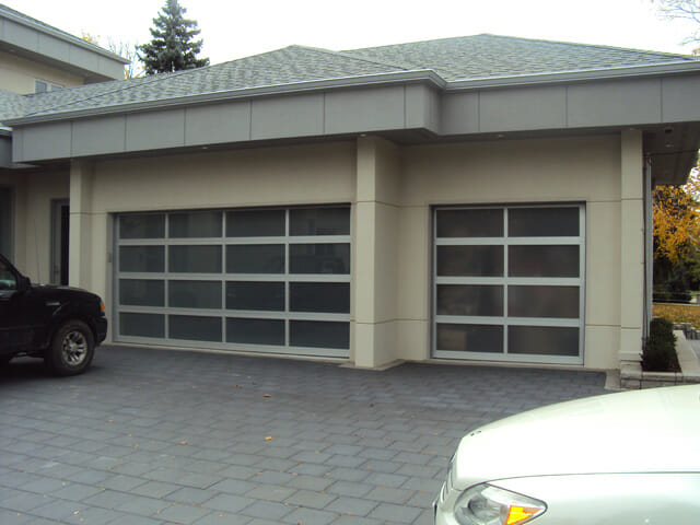 commercial garage doors replacement in Vaughan